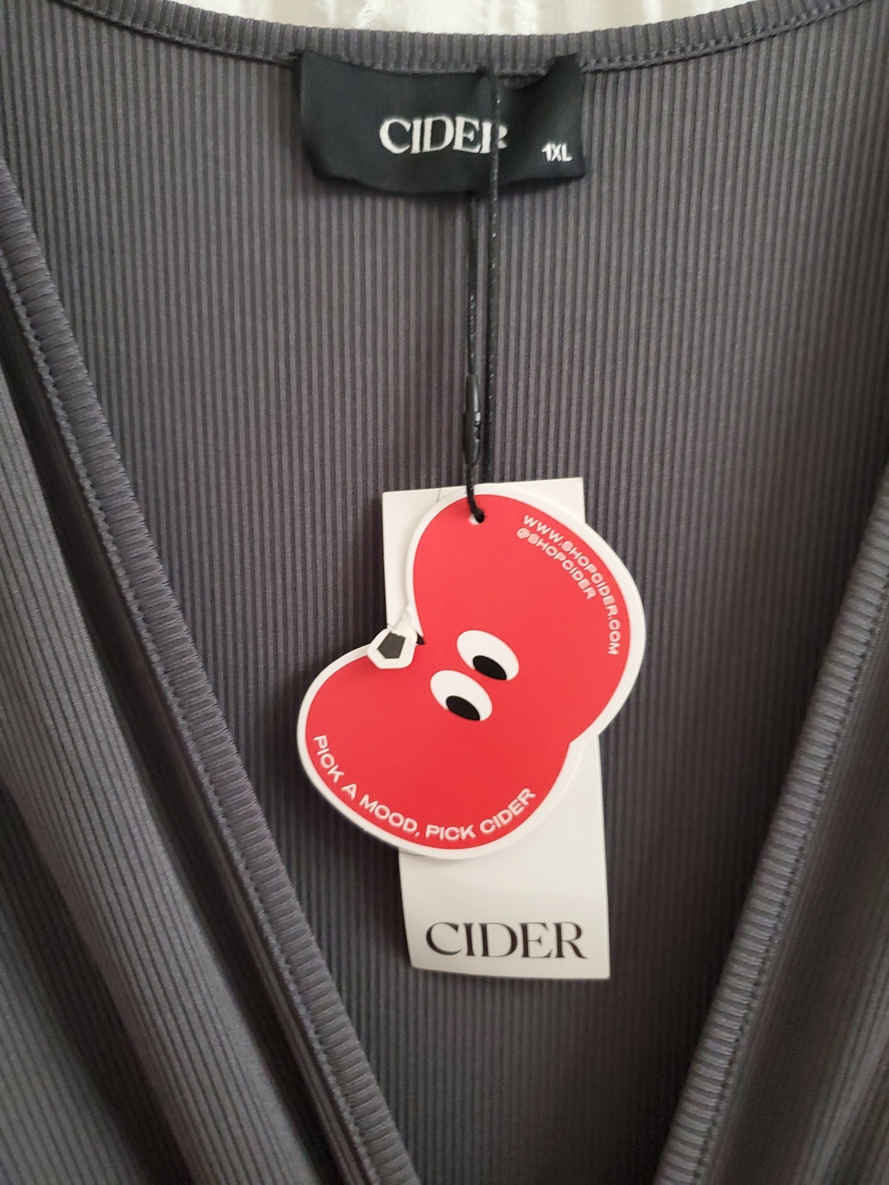 Cider Charcoal V-Neck Sleeveless Jumpsuit Romper - Picture 3 of 9